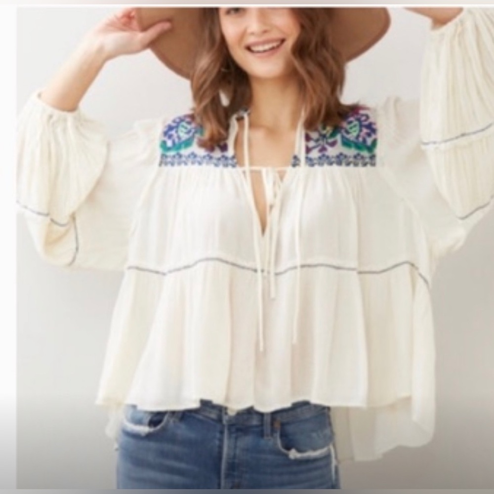 Free People Boho White Peasant Blouse with Embroidery/ balloon sleeves size M 🌸